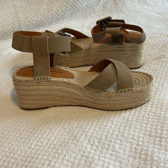 NEW‎ Lucky Brand Audrinah Wedge Tan size 10 - Picture 9 of 10